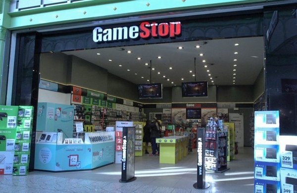 IAdea Players Power the World’s Largest Video Game Retailer with Signagelive